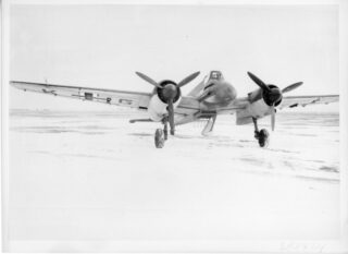 Henschel Hs 129: il “can opener” volante che doveva aprire i carri sovietici